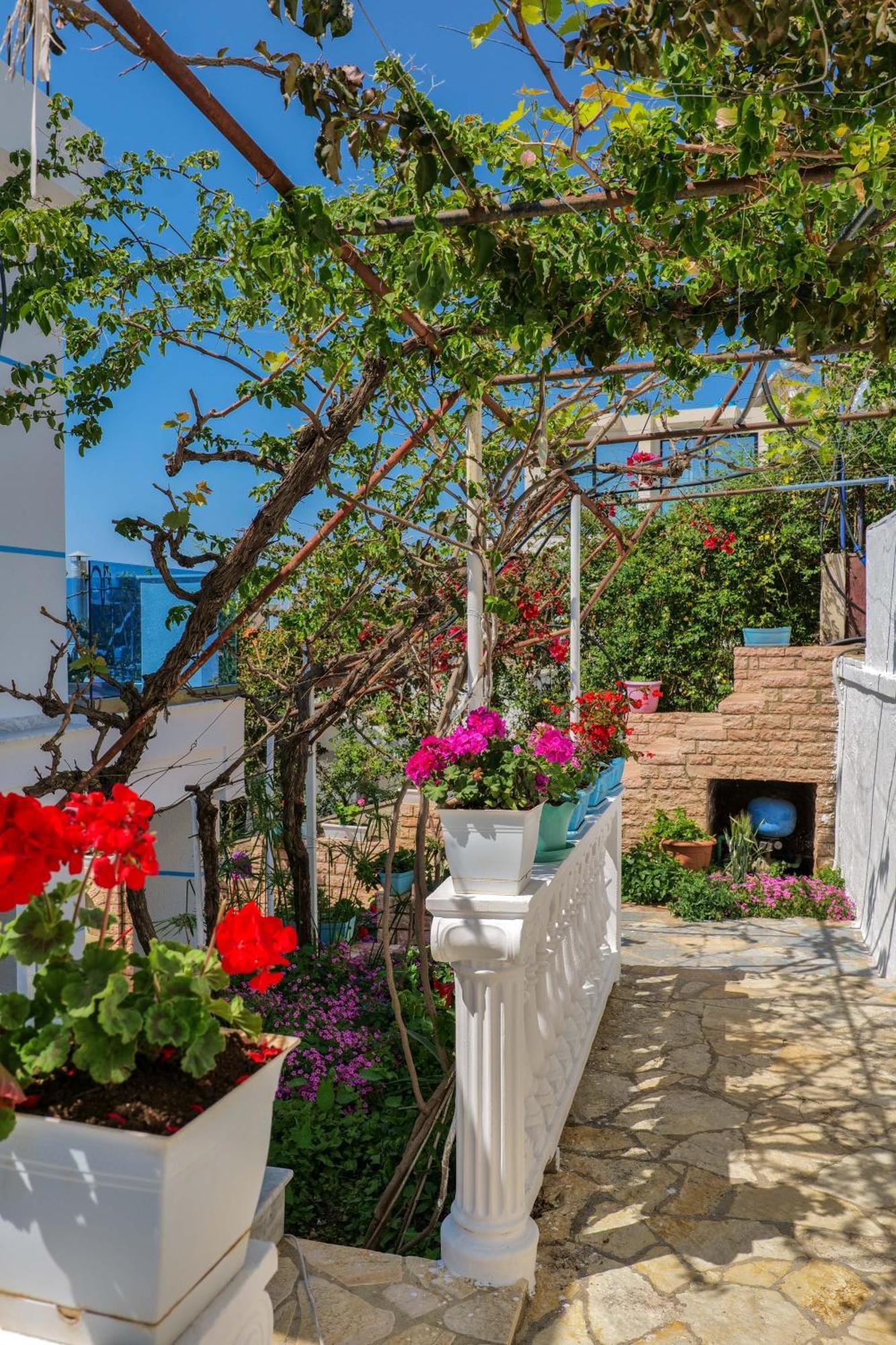 Fabeno Villa Sarandë Exterior foto
